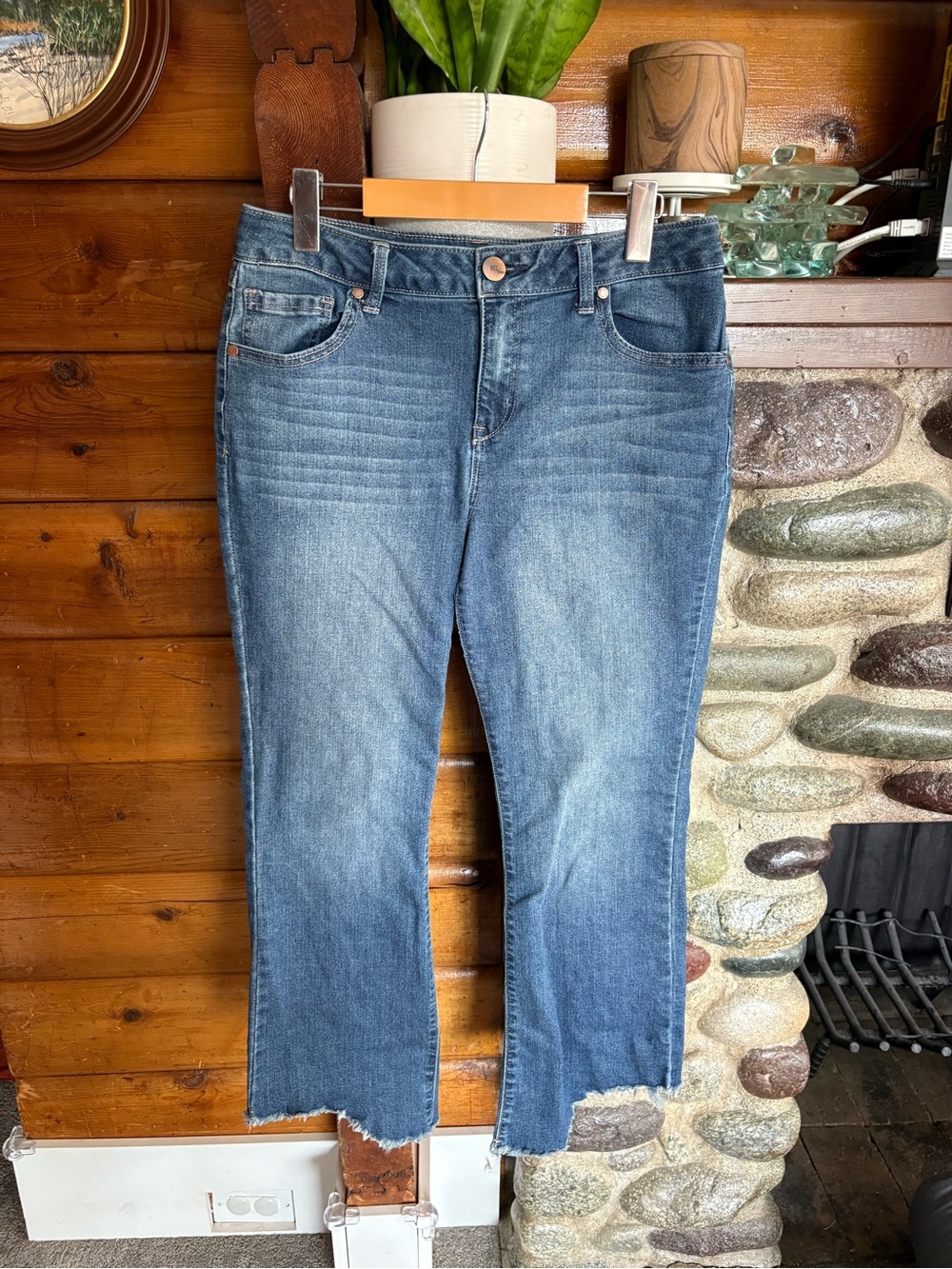 1822 Denim Size 8 Kick Flare Jeans Slanted Raw Hem Medium Wash Blue Jeans